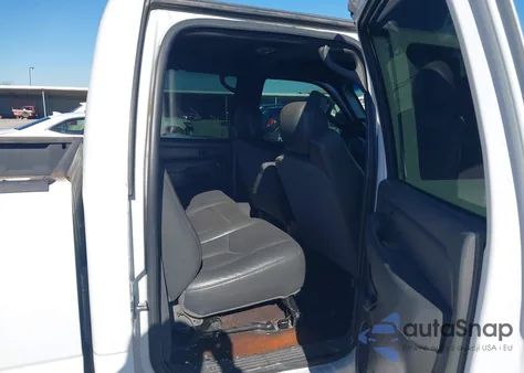 2006 Chevrolet Silverado 2500Hd Work Truck from USA, damaged, VIN 1GCHK23U26F244696